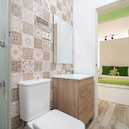 Flat At Street Level - Rio Tri-pedrero * Madrid
