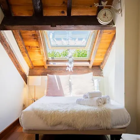 Calm And Bright Apartment, Center La Latina D.alb Apartment *