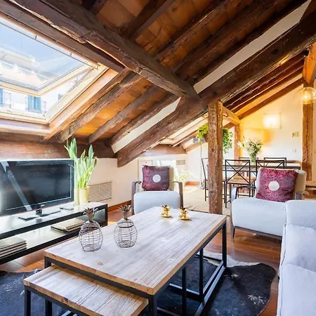 Calm And Bright Apartment, Center La Latina D.alb Apartment