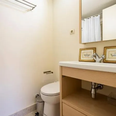 Apartment Calm And Bright Apartment, Center La Latina D.alb *