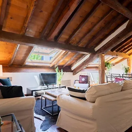 Apartment Calm And Bright Apartment, Center La Latina D.alb