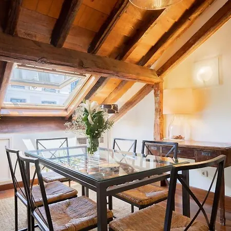 Apartment Calm And Bright Apartment, Center La Latina D.alb