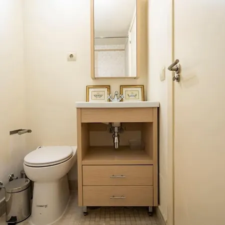 Calm And Bright Apartment, Center La Latina D.alb Apartment *