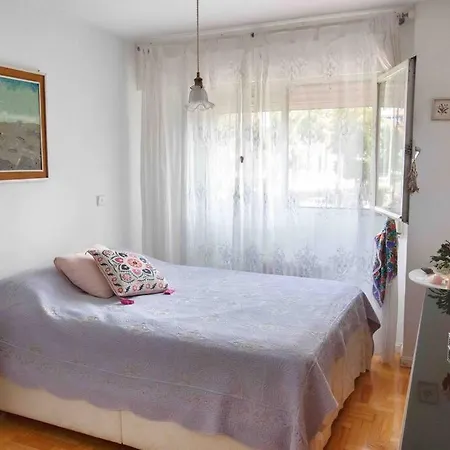 Piso Centrico, Bonito, Acogedor Rodeado De Y Buena Vibra * Madrid