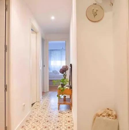 Piso Centrico, Bonito, Acogedor Rodeado De Y Buena Vibra * Madrid