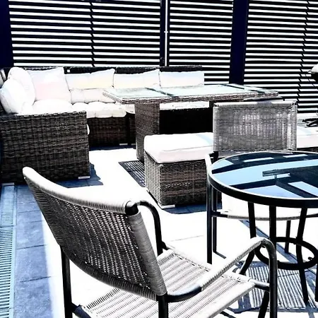 Acogedora Casa En Con Piscina Privada, Jacuzzy Y Garaje Villa Madrid