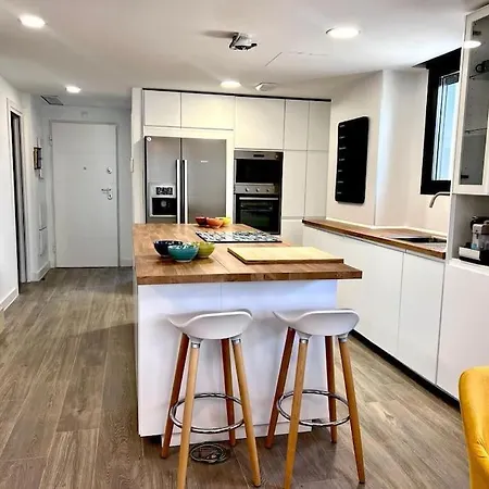 Acogedora Casa En Con Piscina Privada, Jacuzzy Y Garaje