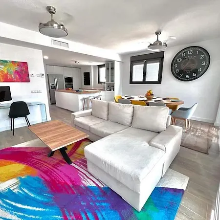 Acogedora Casa En Con Piscina Privada, Jacuzzy Y Garaje Villa