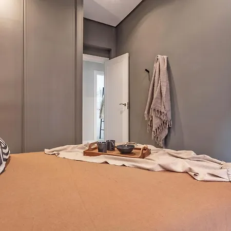 Gobi - 1 Bedroom With Office In Chamberi Apartment *