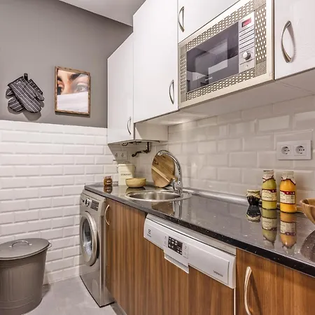 Apartment Gobi - 1 Bedroom With Office In Chamberi Madrid