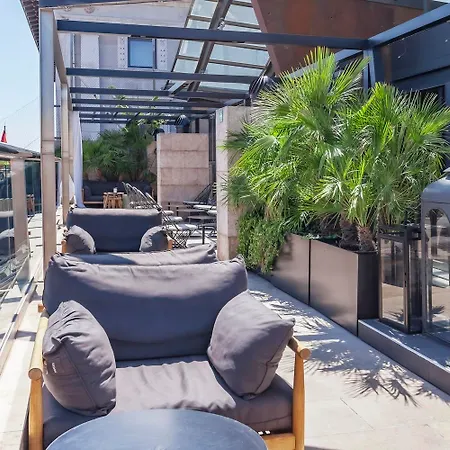 Urban, A Small Luxury Of The World Madryt