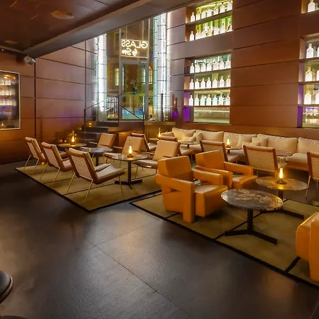 Hotel Urban, A Small Luxury Of The World Madryt