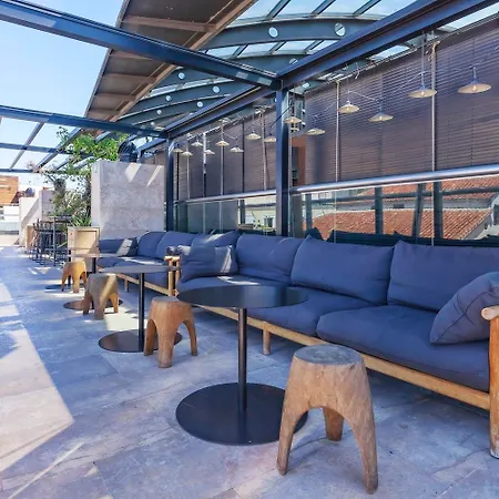 Urban, A Small Luxury Of The World Madryt