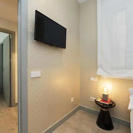 3 Bedrooms 2 Bathrooms Furnished - Salamanca - Elegant - Mintystay Madrid
