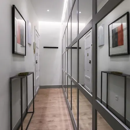 3 Bedrooms 2 Bathrooms Furnished - Salamanca - Elegant - Mintystay