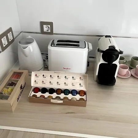 Apartamento Cozy 2 Bedroom With Patio Madrid
