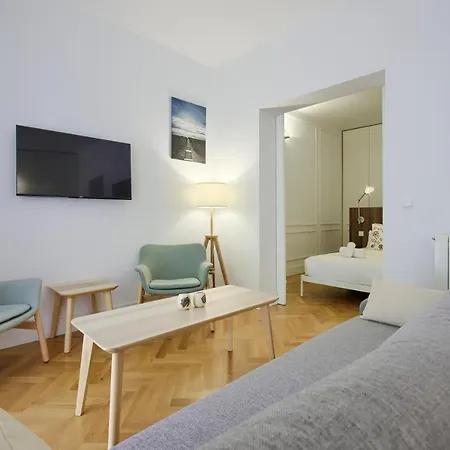 Charming Lavapies Center * Madrid
