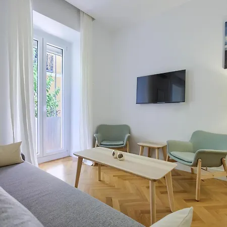 Charming Lavapies Center Apartment Madrid