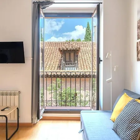 Flat In Barrio De Letras / Cervantes20 Apartment