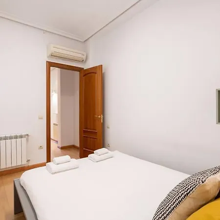 Flat In Barrio De Letras / Cervantes20 Apartment Madrid