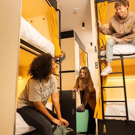 Hostel Petit Palacio Real Madrid