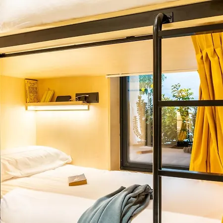 Hostel Petit Palacio Real