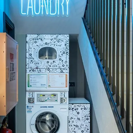 Petit Palacio Real Hostel