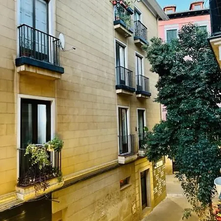 Guest house Punta Me Suites Next To Gran Via *