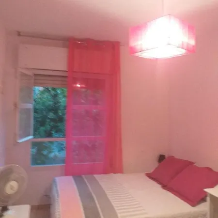 Jum Bed & Breakfast *