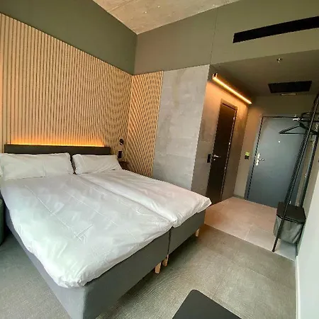 Zleep Airport 3*