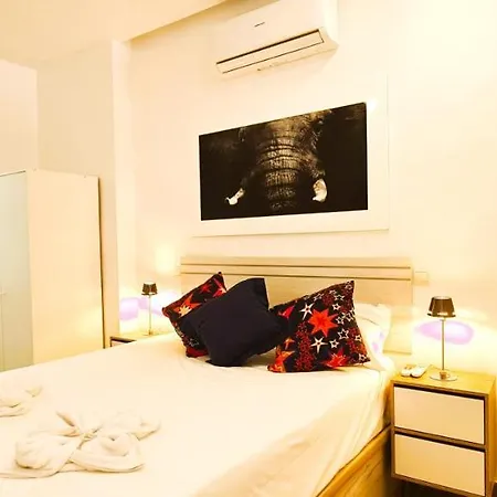 Oshun Plaza Castilla Apartment *