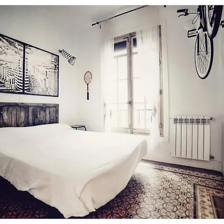 Cozy And Bright In Historic Town Center Madrid