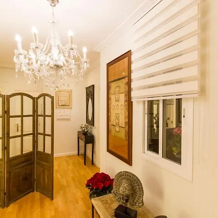 Centrico Y Moderno. Chamberi. 4 Personas, 2 Banos * Madrid