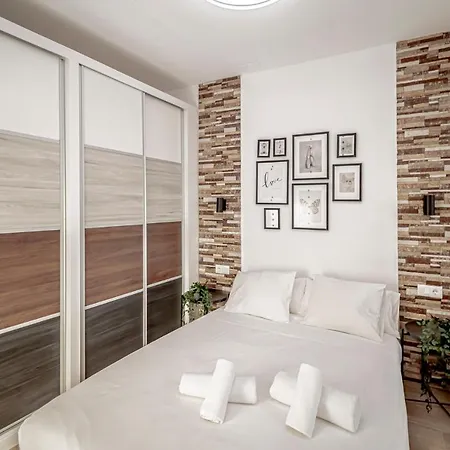 Jap Rita Luna Apartamento Madrid