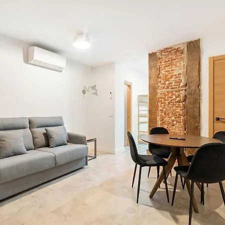 Flat In Lavapies At Street Level S23a * Madrid