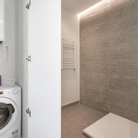 1 Bedroom 1 Bathroom Furnished - Salamanca - Modern - Mintystay Apartment *