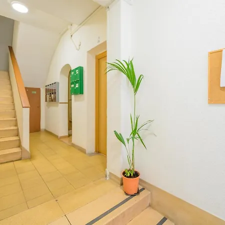Apartment For Bonito Y Comodo Estudio Temporal Cerca Al Barrio Tetuan M Ara1 *