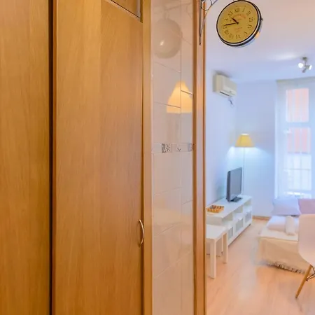 Apartment For Bonito Y Comodo Estudio Temporal Cerca Al Barrio Tetuan M Ara1 *