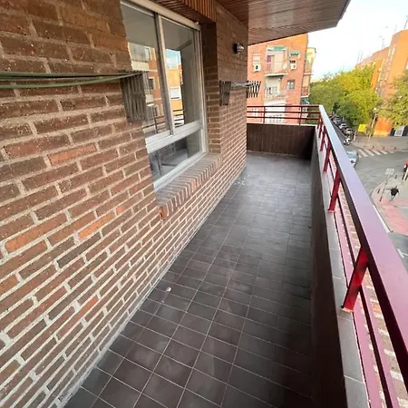 Guest house Mars Suites Alondra Madrid