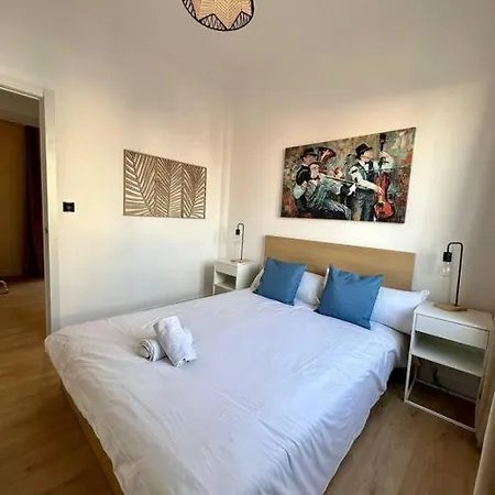Nuevo Apt De Diseno 7pax En Centro/la Latina Madrid