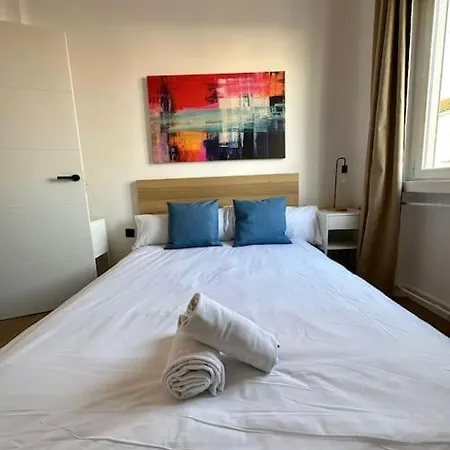 Nuevo Apt De Diseno 7pax En Centro/la Latina Madrid