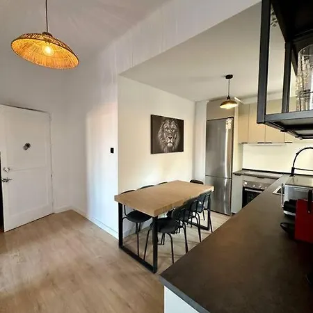 Apartment Nuevo Apt De Diseno 7pax En Centro/la Latina Madrid