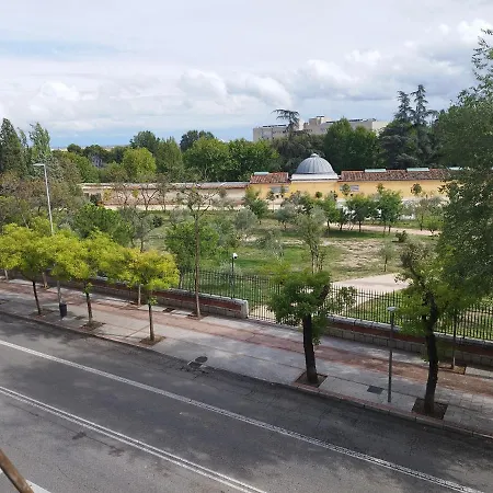 Campsite Luminosas En Vista Alegre Madrid