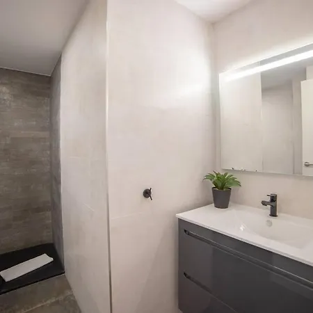 Ifema-airport. 2 Bed. Ac Apartment *
