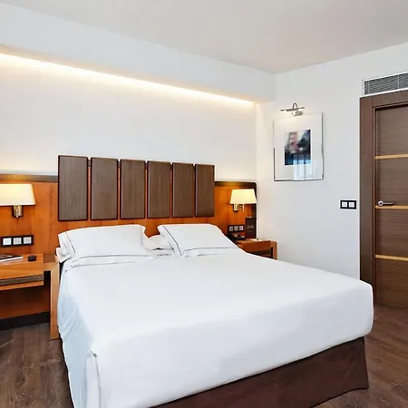 Ξενοδοχείο Claridge 4*