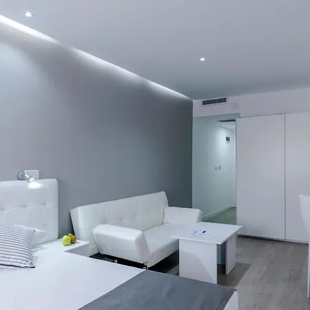 Boutique Urban Genova Aparthotel 2*