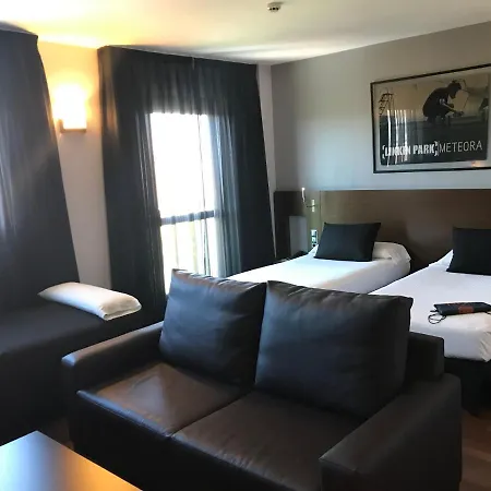 Tach Airport Hotell Madrid