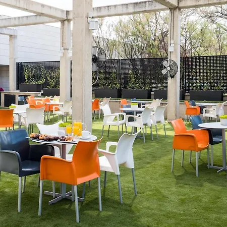 Tach Airport Hotel 4*