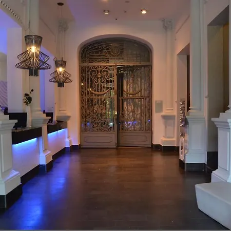 Petit Palace Savoy Alfonso Xii Hotel 4*
