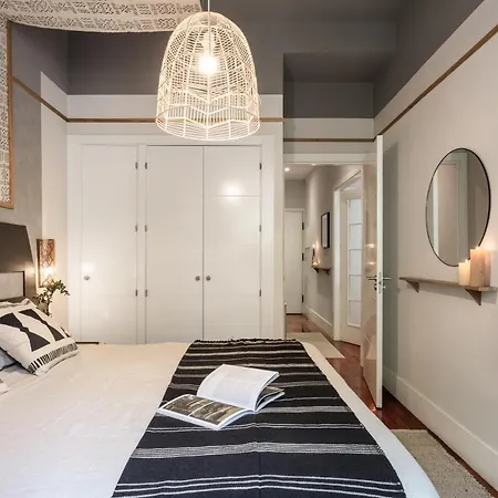 Azreg - 2 Bedroom In Almagro Madrid